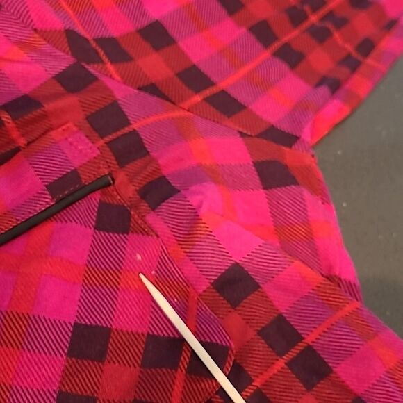 Isaac Mizrahi  sz M berry  pink long pj's  with button front collared top - Picture 8 of 10